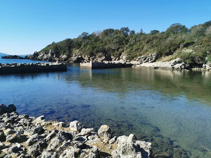Acqua limpida al Porticciolo Romano di Gianola